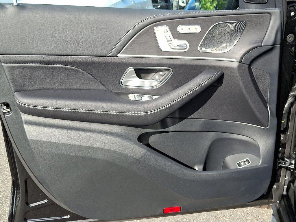 new 2026 Mercedes-Benz GLS 580 car, priced at $124,915