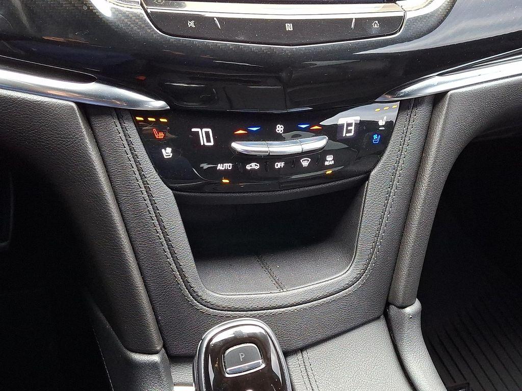 used 2021 Cadillac XT6 car, priced at $35,998