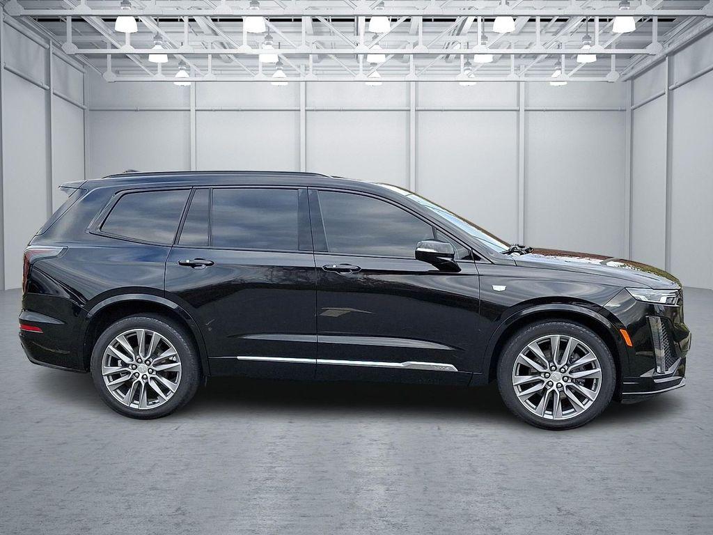 used 2021 Cadillac XT6 car, priced at $35,998