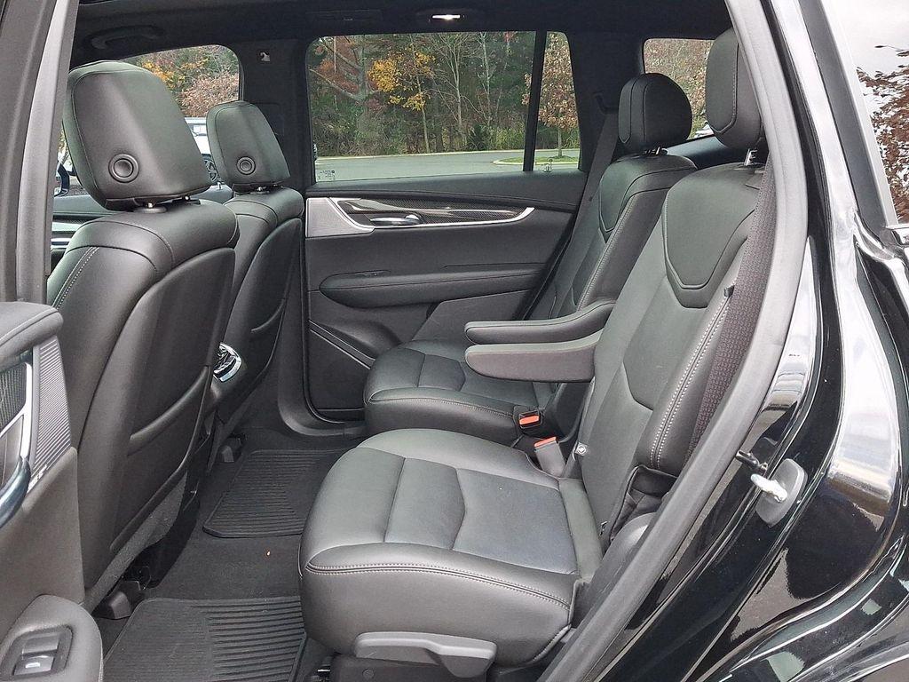 used 2021 Cadillac XT6 car, priced at $35,998