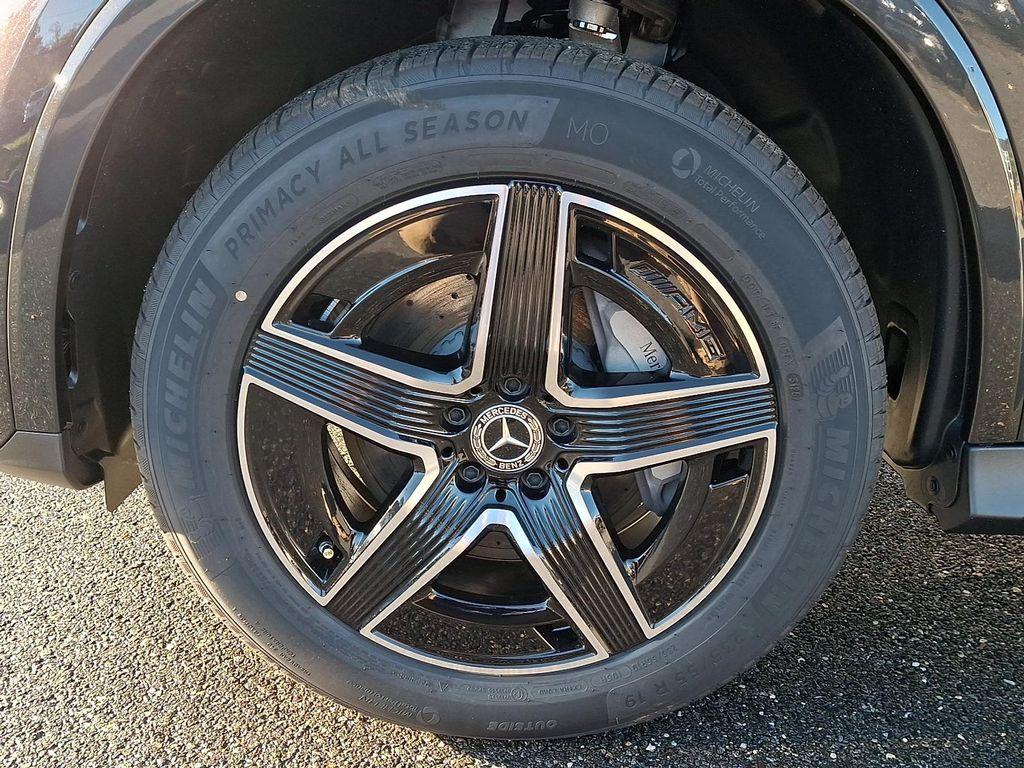 new 2026 Mercedes-Benz GLC 300 car, priced at $61,335