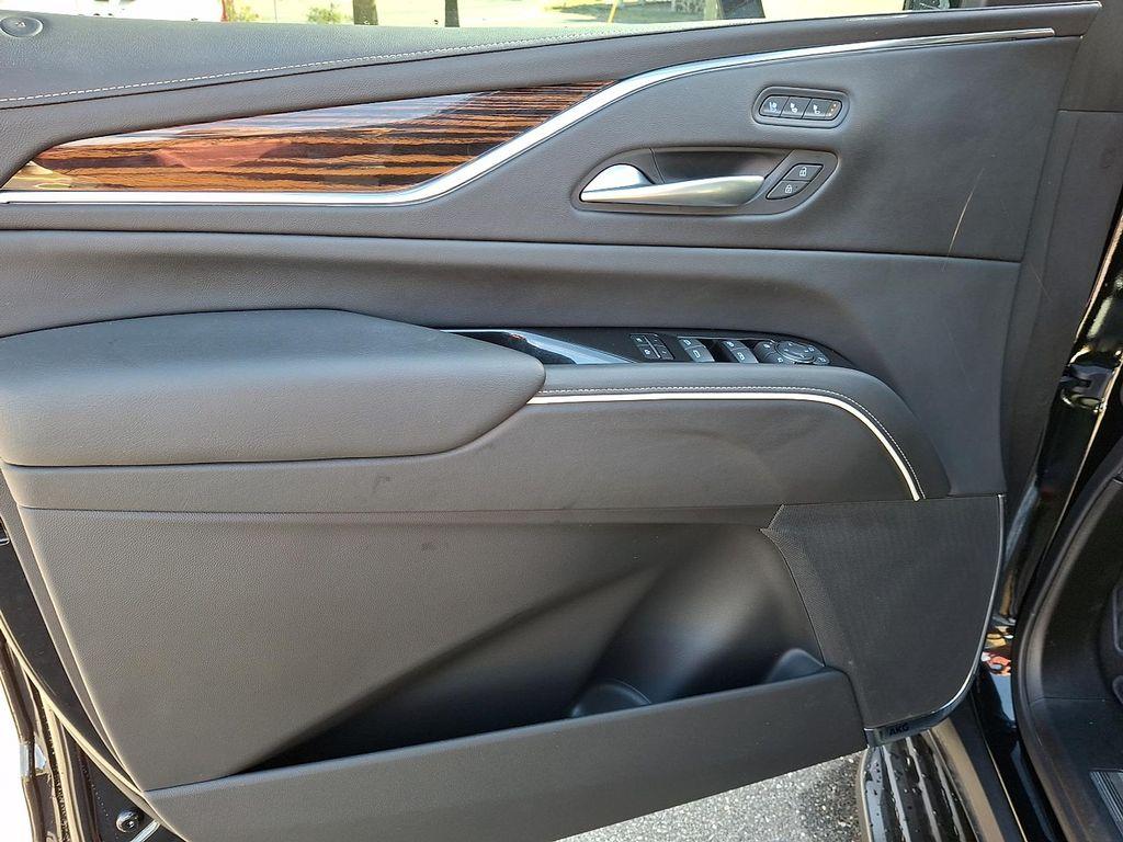 used 2023 Cadillac Escalade ESV car, priced at $71,794