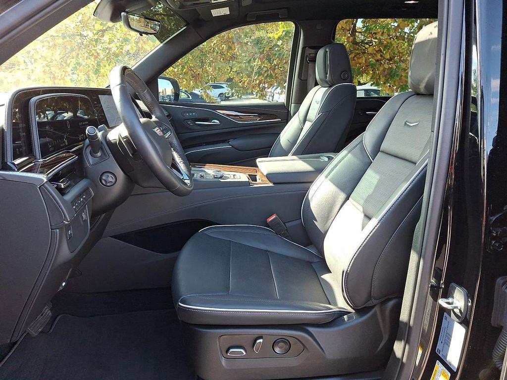 used 2023 Cadillac Escalade ESV car, priced at $71,794