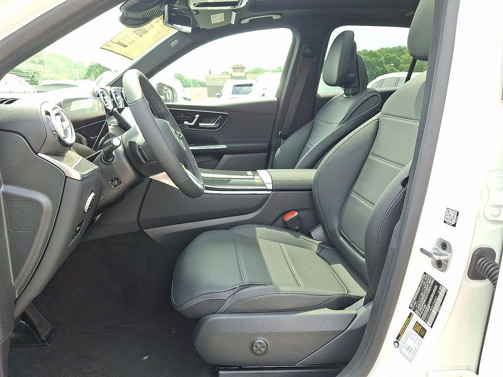 new 2025 Mercedes-Benz GLC 300 car, priced at $58,030