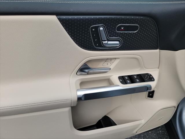 new 2024 Mercedes-Benz GLB 250 car