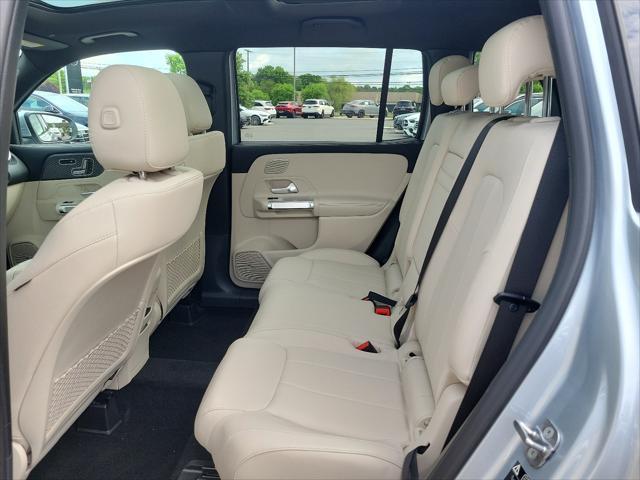 new 2024 Mercedes-Benz GLB 250 car