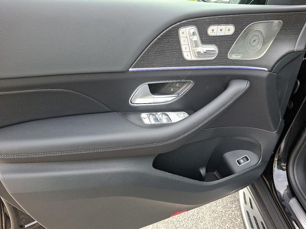 new 2026 Mercedes-Benz GLS 450 car, priced at $101,820