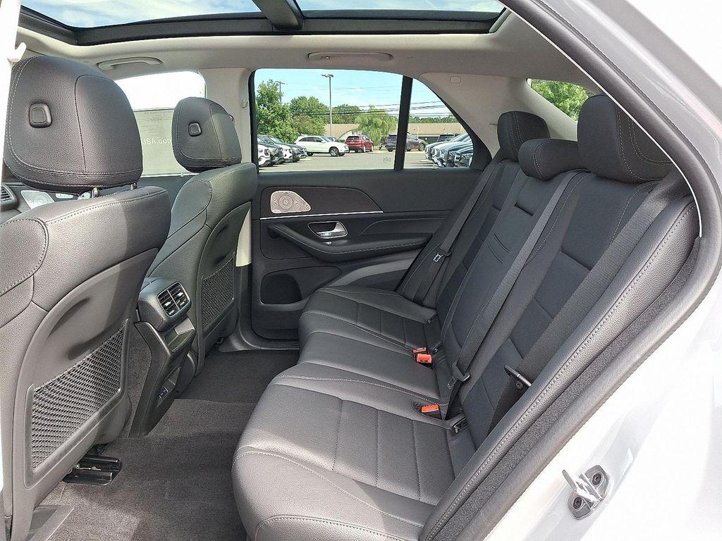 new 2026 Mercedes-Benz GLE 450 car, priced at $82,650