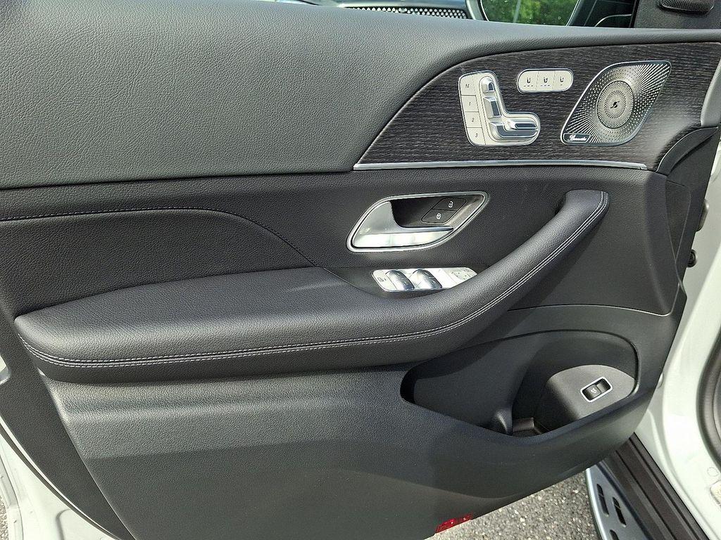 new 2026 Mercedes-Benz GLE 450 car, priced at $82,650