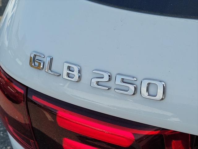 new 2024 Mercedes-Benz GLB 250 car, priced at $51,925