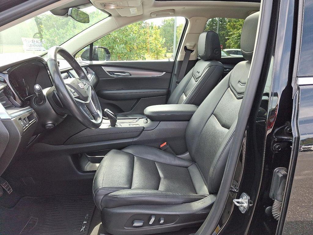 used 2019 Cadillac XT5 car, priced at $25,498