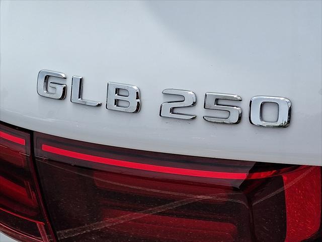 new 2025 Mercedes-Benz GLB 250 car, priced at $49,595