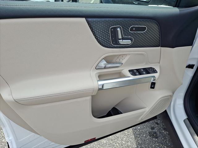 new 2025 Mercedes-Benz GLB 250 car, priced at $49,595
