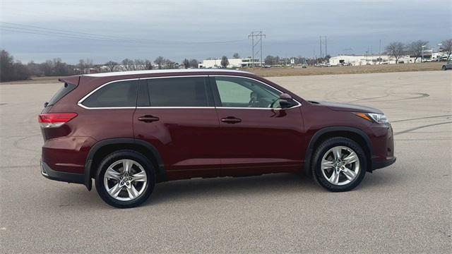 used 2019 Toyota Highlander car, priced at $28,977