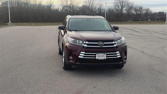 used 2019 Toyota Highlander car, priced at $28,977