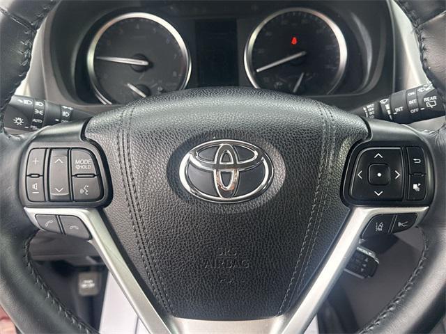 used 2019 Toyota Highlander car, priced at $28,977