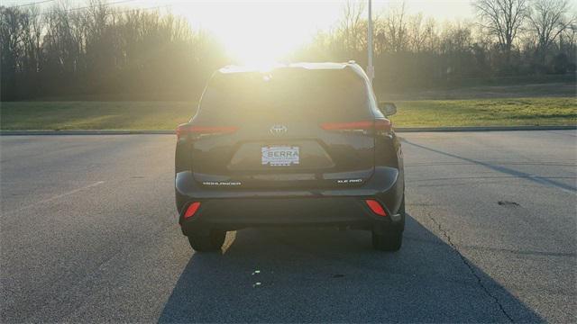 used 2020 Toyota Highlander car, priced at $26,577