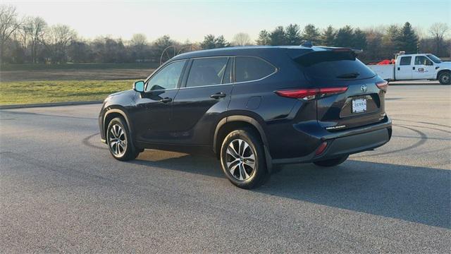 used 2020 Toyota Highlander car, priced at $26,577