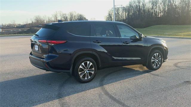 used 2020 Toyota Highlander car, priced at $26,577