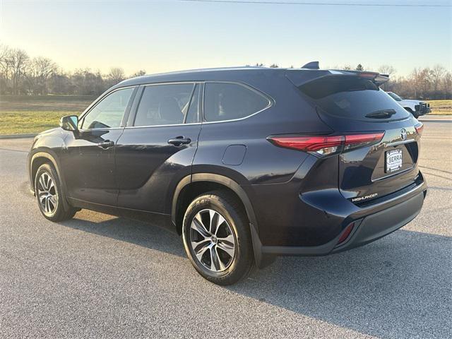 used 2020 Toyota Highlander car, priced at $26,577