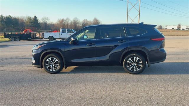 used 2020 Toyota Highlander car, priced at $26,577