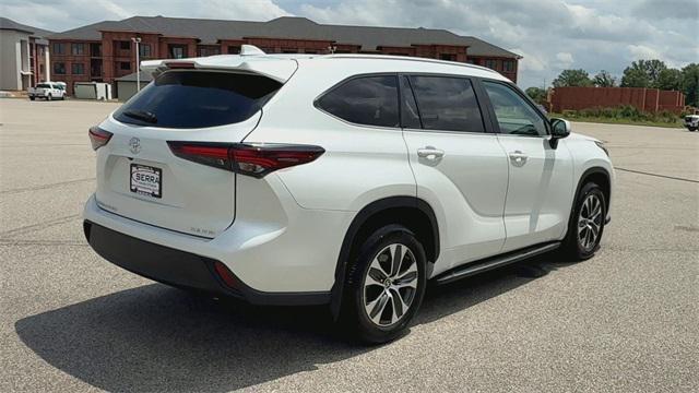 used 2024 Toyota Highlander car, priced at $45,977