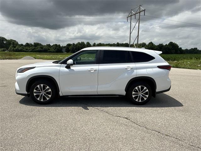 used 2024 Toyota Highlander car, priced at $45,977
