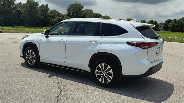 used 2024 Toyota Highlander car, priced at $45,977