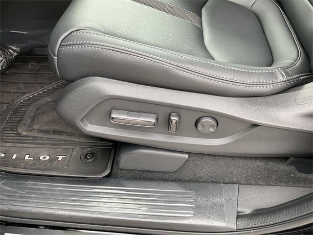 new 2025 Honda Pilot car, priced at $47,780