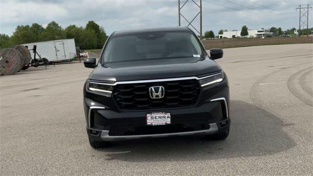 new 2025 Honda Pilot car, priced at $47,780