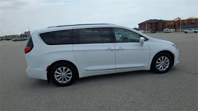 used 2018 Chrysler Pacifica car, priced at $12,377
