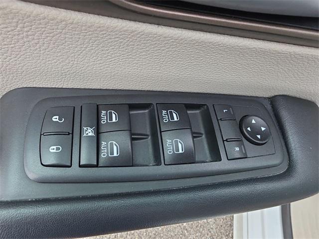 used 2018 Chrysler Pacifica car, priced at $12,377