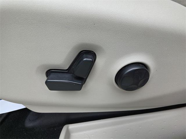 used 2018 Chrysler Pacifica car, priced at $12,377