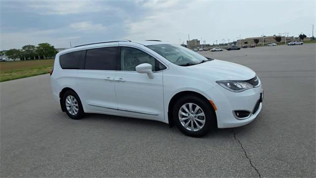 used 2018 Chrysler Pacifica car, priced at $12,377