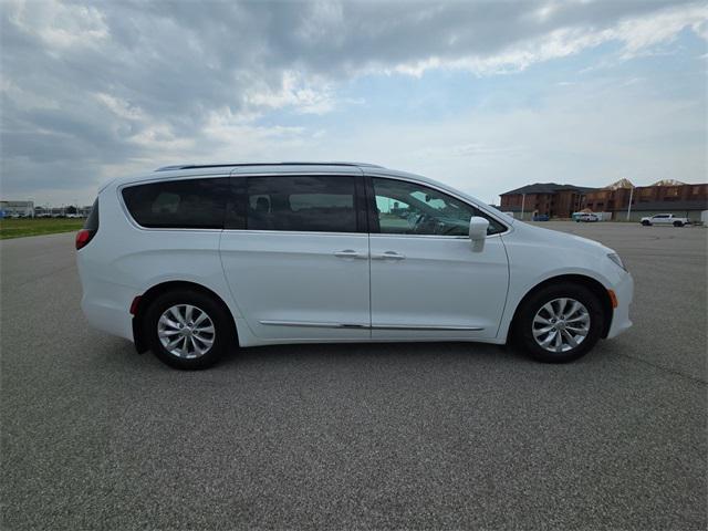 used 2018 Chrysler Pacifica car, priced at $12,377