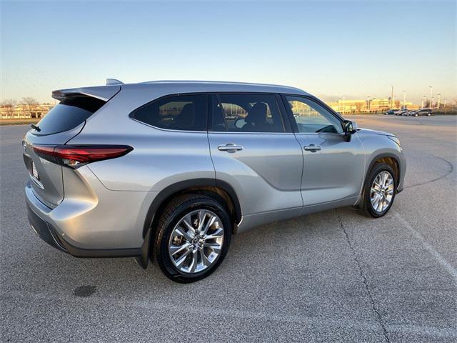 used 2020 Toyota Highlander car, priced at $28,677