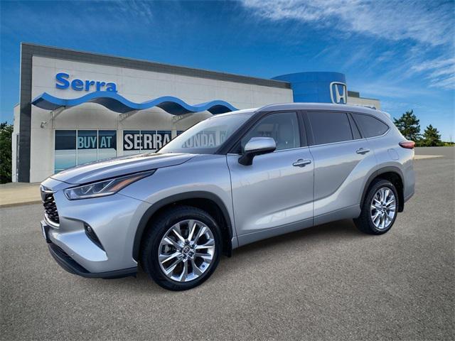 used 2020 Toyota Highlander car, priced at $28,677