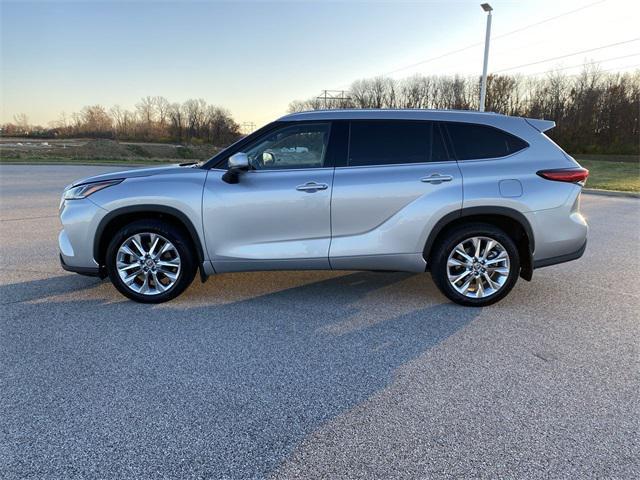 used 2020 Toyota Highlander car, priced at $28,677