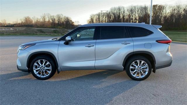 used 2020 Toyota Highlander car, priced at $28,677