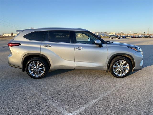 used 2020 Toyota Highlander car, priced at $28,677