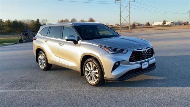 used 2020 Toyota Highlander car, priced at $28,677