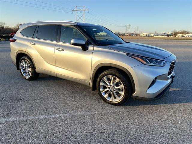 used 2020 Toyota Highlander car, priced at $28,677