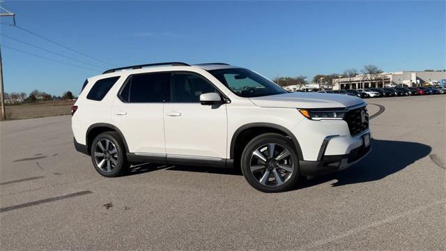 new 2025 Honda Pilot car, priced at $54,930