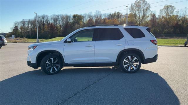 new 2025 Honda Pilot car, priced at $54,930