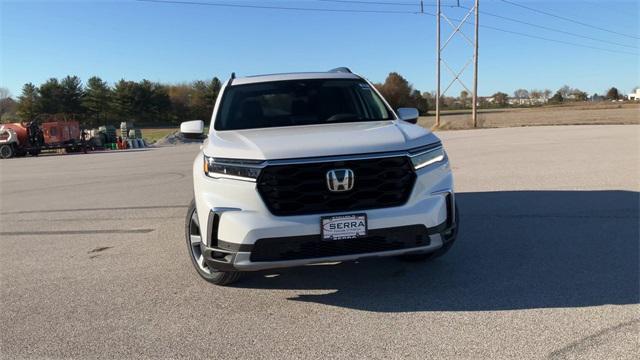 new 2025 Honda Pilot car, priced at $54,930