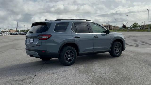 new 2025 Honda Pilot car, priced at $51,250