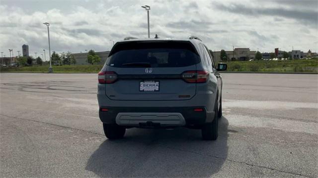 new 2025 Honda Pilot car, priced at $51,250