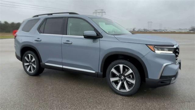 new 2025 Honda Pilot car, priced at $51,550