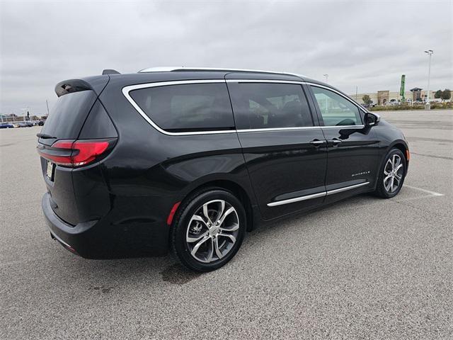 used 2022 Chrysler Pacifica car, priced at $35,477