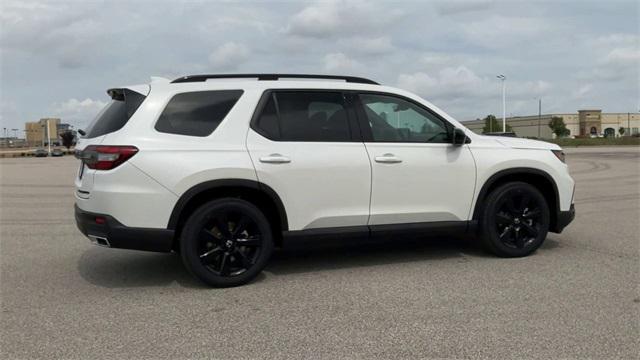new 2025 Honda Pilot car, priced at $57,215